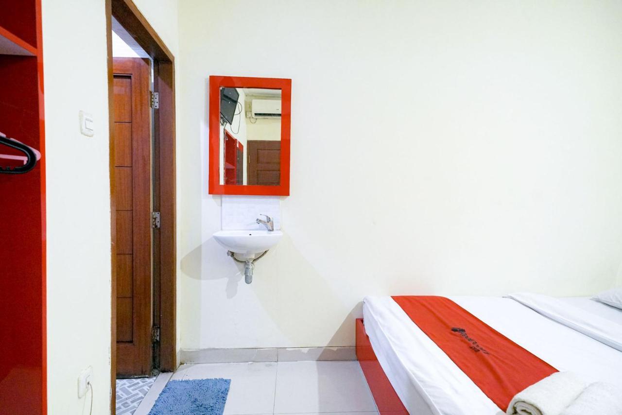 Reddoorz At Buah Batu 5 Bandung