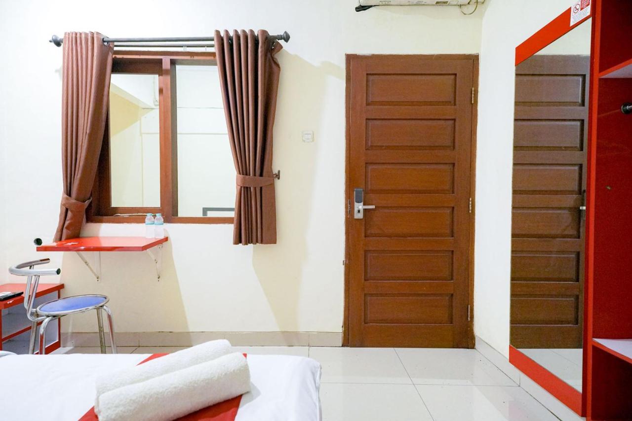Reddoorz At Buah Batu 5 Hotel 2*
