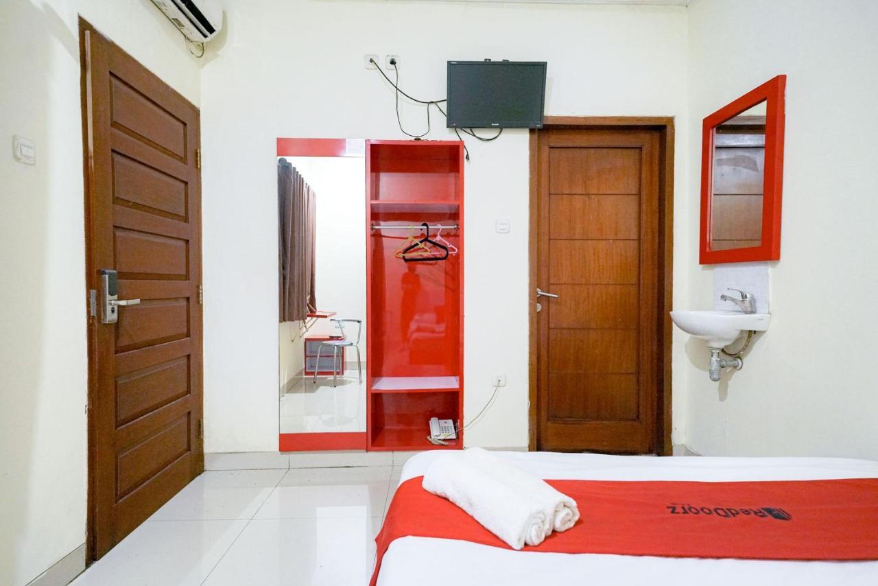 Reddoorz At Buah Batu 5 2*